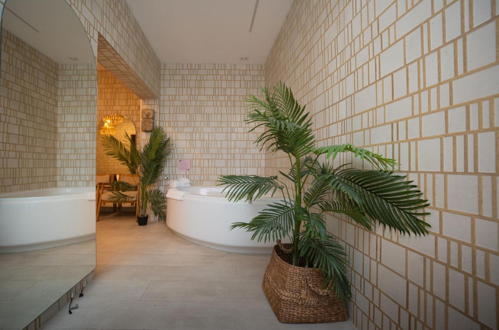 Estate Spa Boutique Hotel - Adults Only Rehovot Bagian luar foto